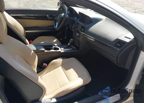 2013 Mercedes-Benz E 350 4Matic z USA, uszkodzony, nr VIN WDDKJ8JB7DF211306